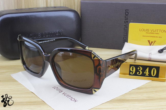 Louis Vuitton Sunglasses AAA+ ID:20220503-53
